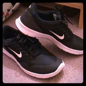 Nike kicks 7.5